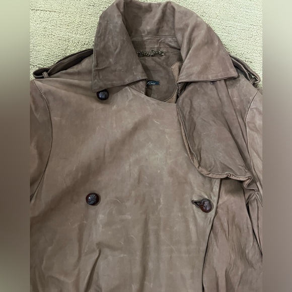 Sisii Brown Double-Breasted Leather Trench Coat - Picture 9 of 16